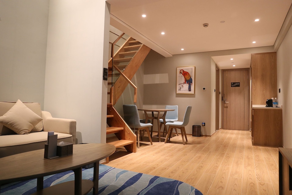 Family Room photo 2