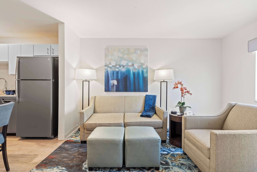 Suite, 2 Bedrooms, Accessible (Hearing) - Photo 12
