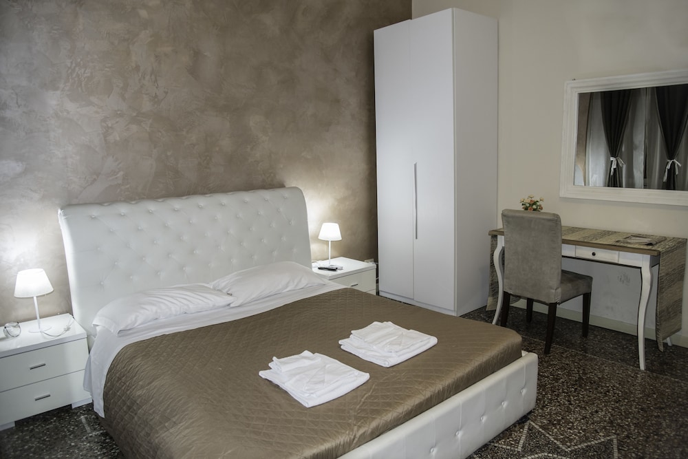 Economy Double Room photo 3