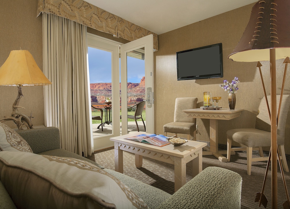 One Bedroom King Suite - Photo 2