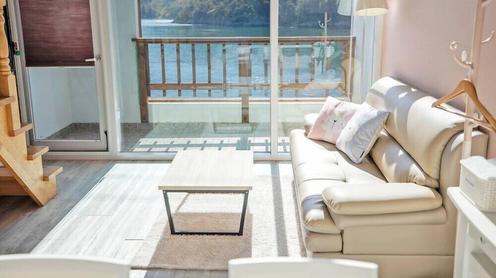 Room (202 duplex spa) - Photo 2