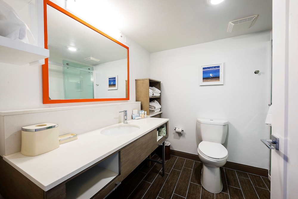 Premium Room, 2 Queen Beds, Oceanfront (High Floor) - Photo 17