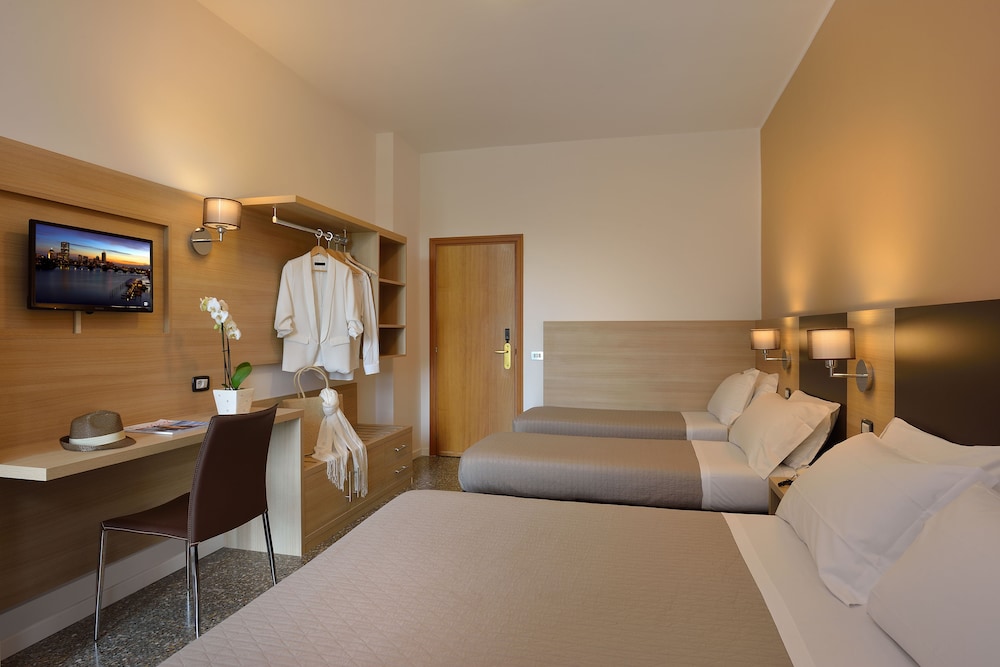 Quadruple Room photo 1