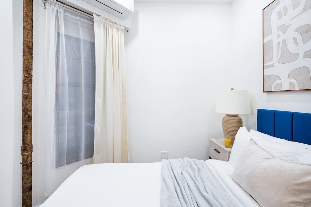 Apartment, 2 Bedrooms, Pets Allowed photo 3