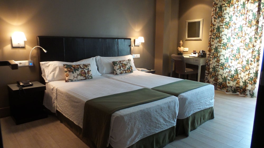 Double Room, 1 Double or 2 Twin Beds, Terrace (Frontal) - Photo 10