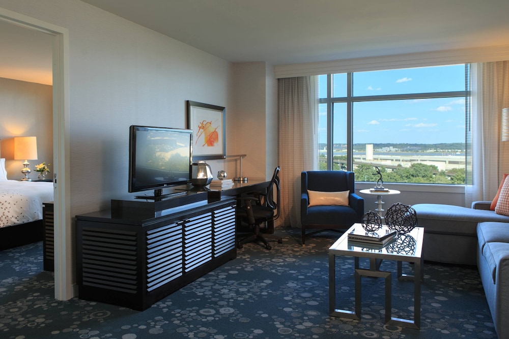 Executive Suite, 1 King Bed - Photo 1