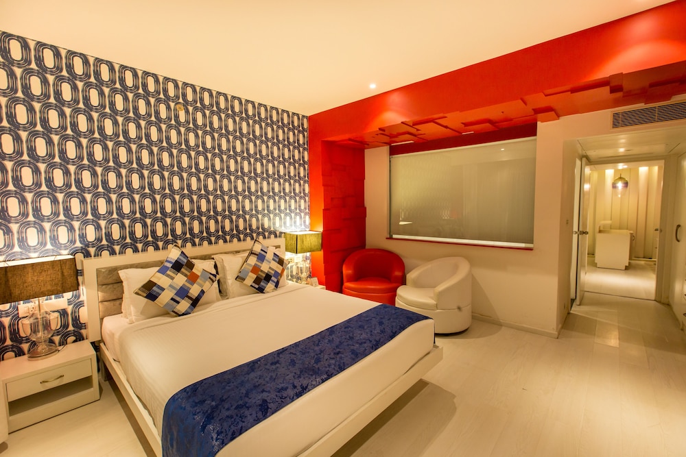 Executive Suite, City View photo