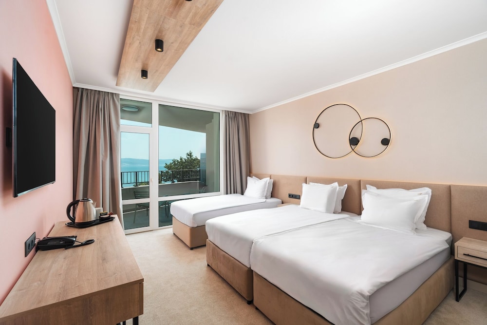 Deluxe Triple Room, Sea View