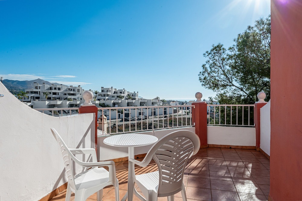 Comfort Room, Terrace, Partial Ocean View - Photo 6