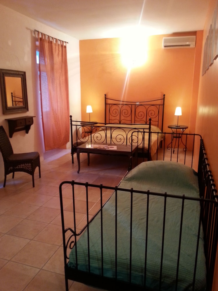Triple Room photo 2