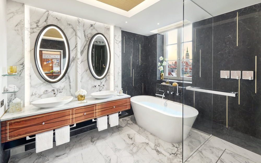 Presidential Suite thumbnail 6