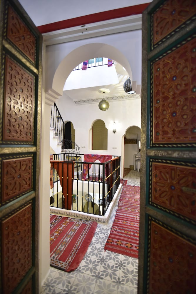 FAMILY ROOM - Photo 1