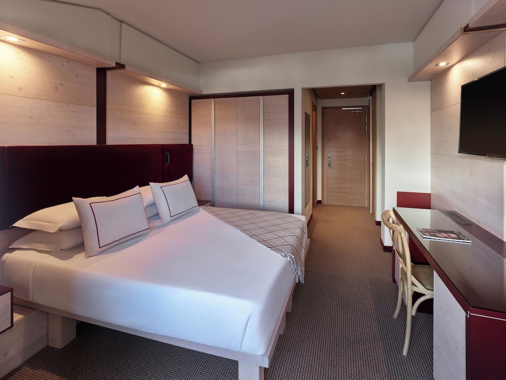 Superior Suite, 1 Bedroom, Mountain View photo 1