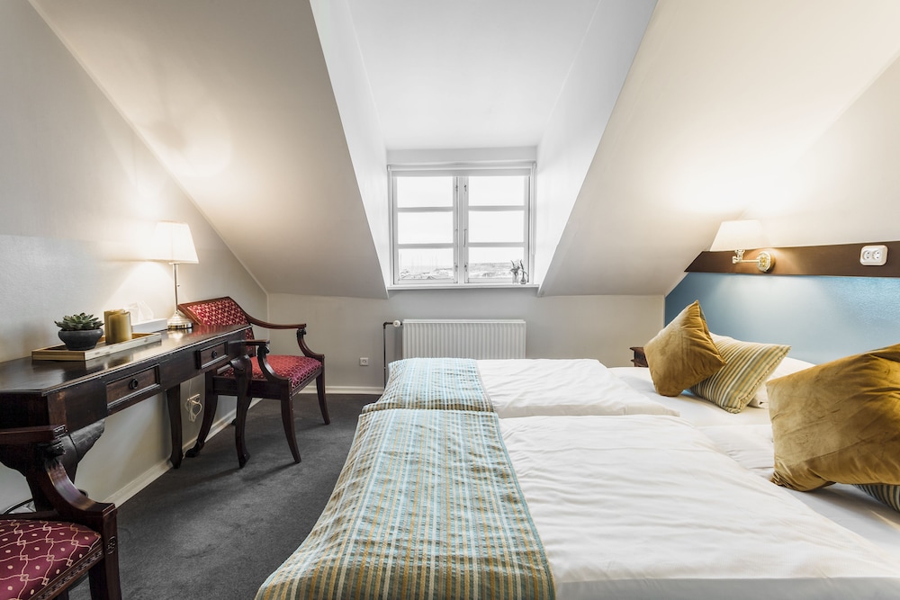 Standard Double Room, 2 Twin Beds, Non Smoking, Sea View photo 1