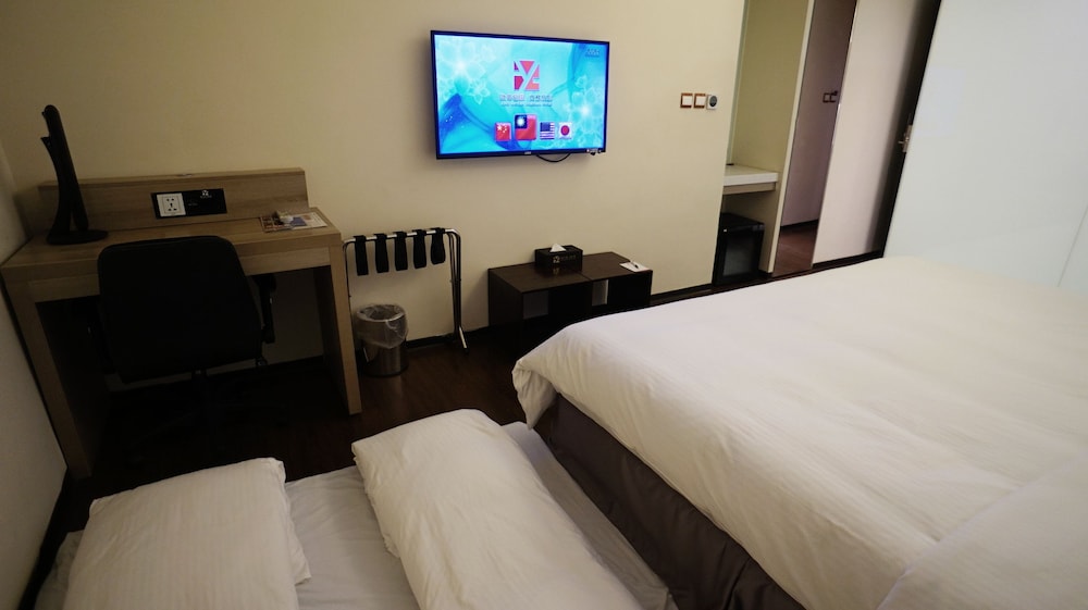 Basic Room, Multiple Beds