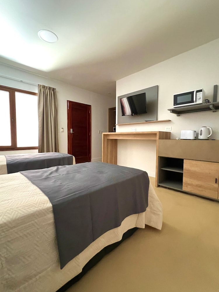 Classic Twin Room, 2 Twin Beds, Courtyard View photo 2