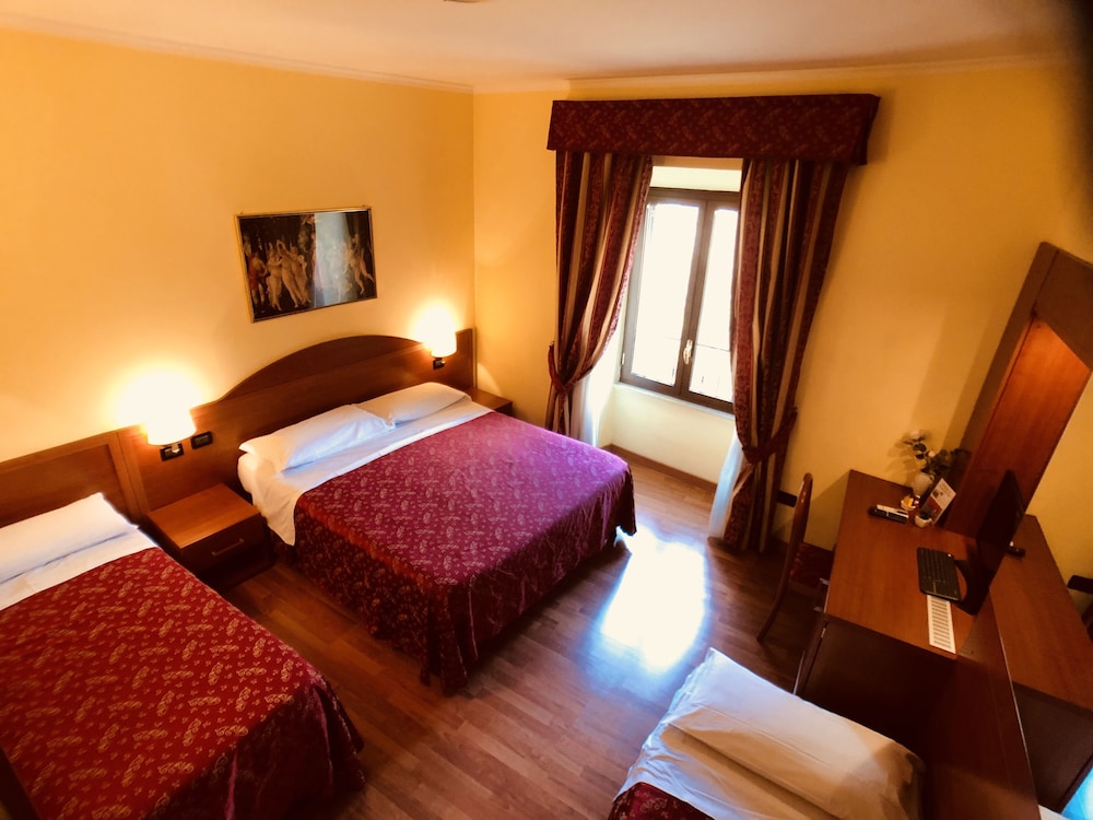 Triple Room
