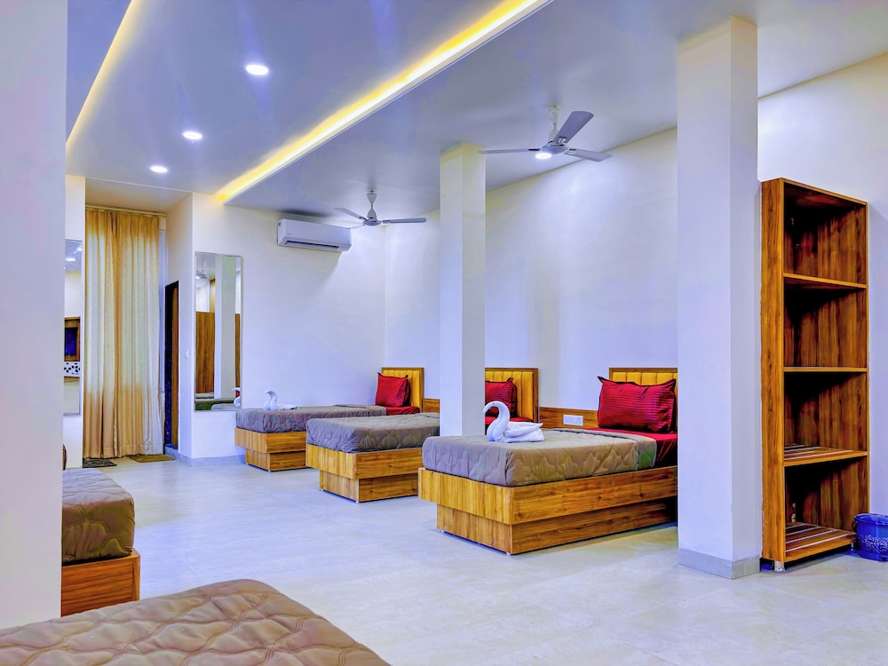 Grand Room, Balcony, Garden View photo 2