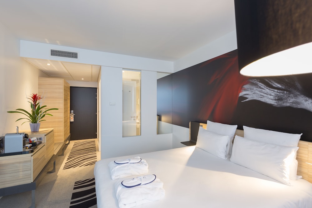 Executive Room, 1 Double Bed with Sofa bed - Photo 3