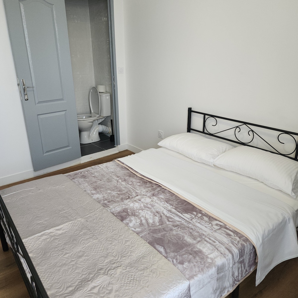 Standard Double Room, City View photo 2