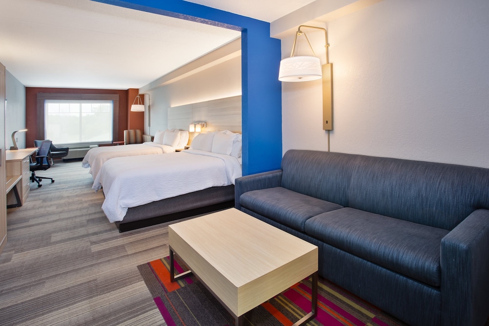 Suite, 2 Double Beds (Additional Living Area) - Photo 4