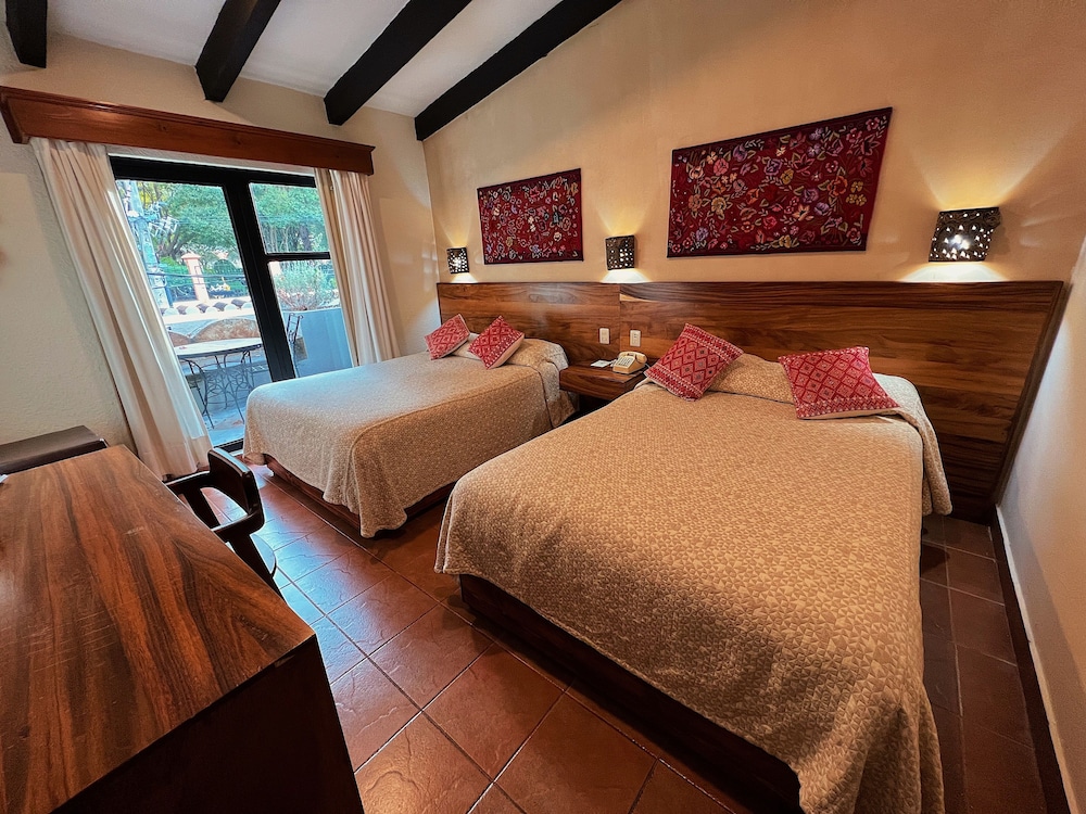 Standard Room, 2 Double Beds - Photo 1