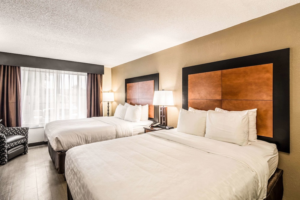 Room, 2 Queen Beds, Non Smoking photo 1
