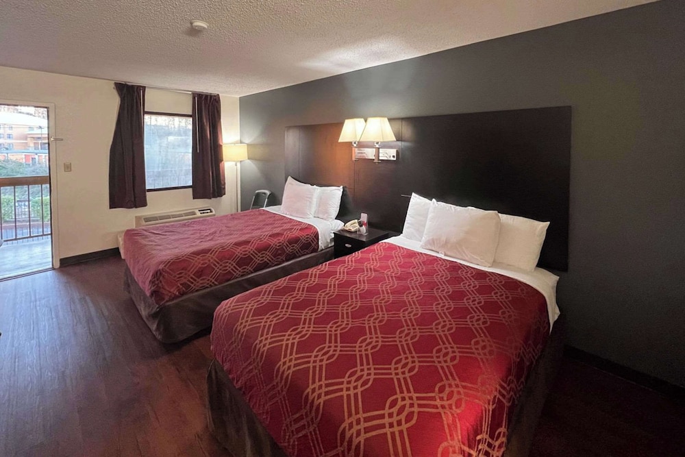Standard Room, 2 Double Beds, Smoking