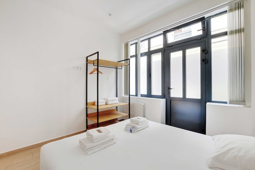 Apartment photo 2