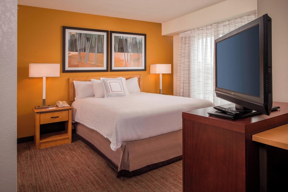 Studio, 1 Queen Bed with Sofa bed (Hearing Accessible)