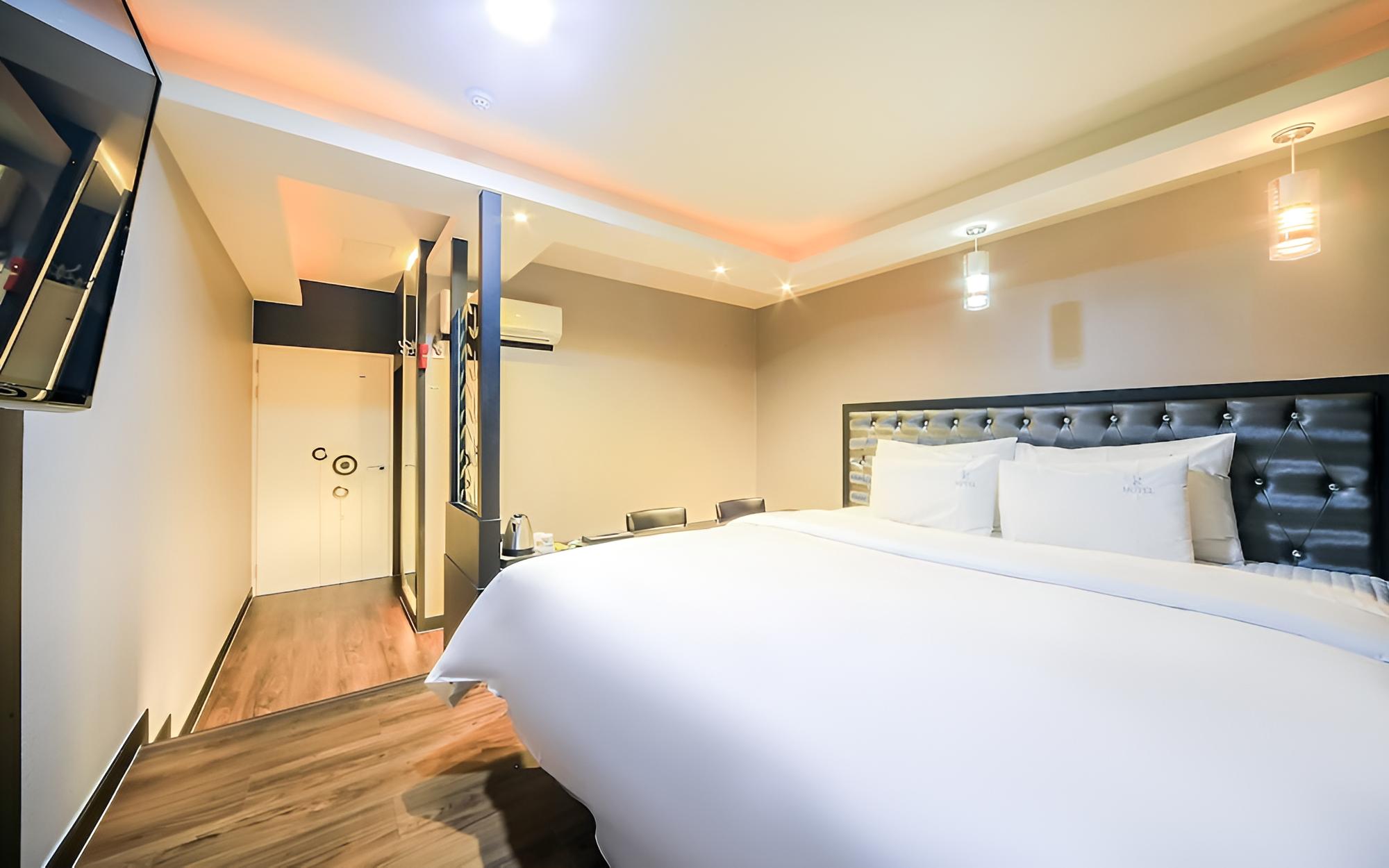 Room (Deluxe room)