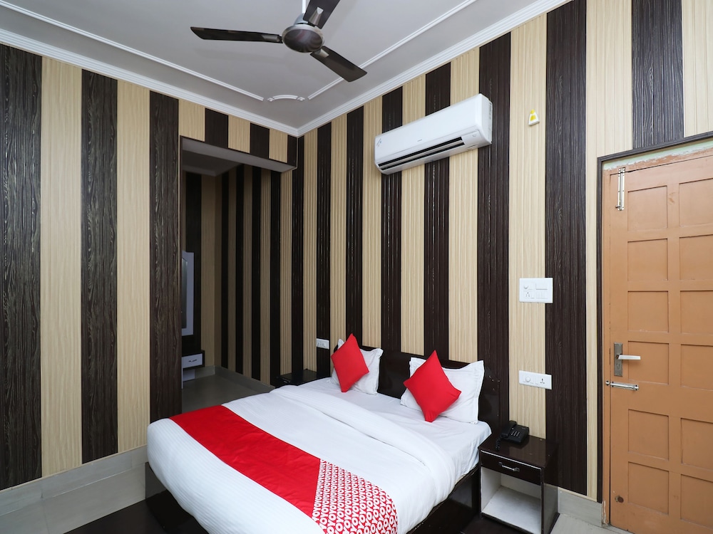 Suite, 1 King Bed photo 3