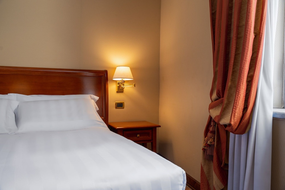Deluxe Triple Room photo 2