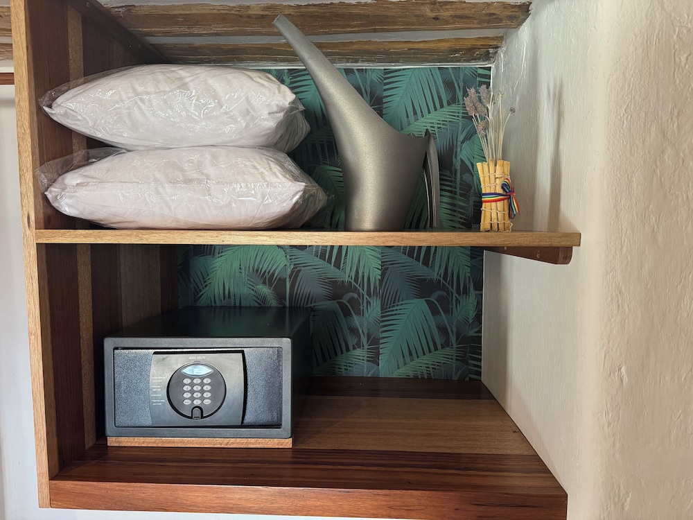 Family Suite, Multiple Beds, Bathtub photo 3