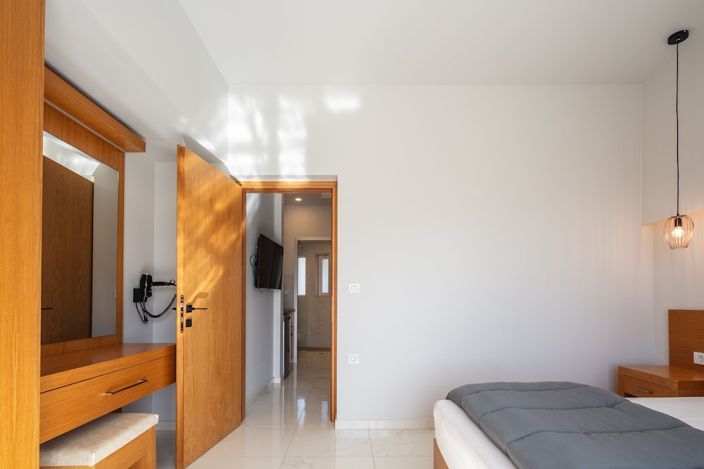 Apartment, 1 Bedroom, Sea View, Ground Floor photo 2