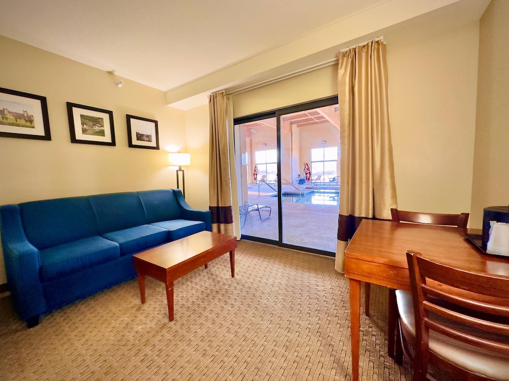 Suite, Multiple Beds, Accessible, Non Smoking - Photo 5
