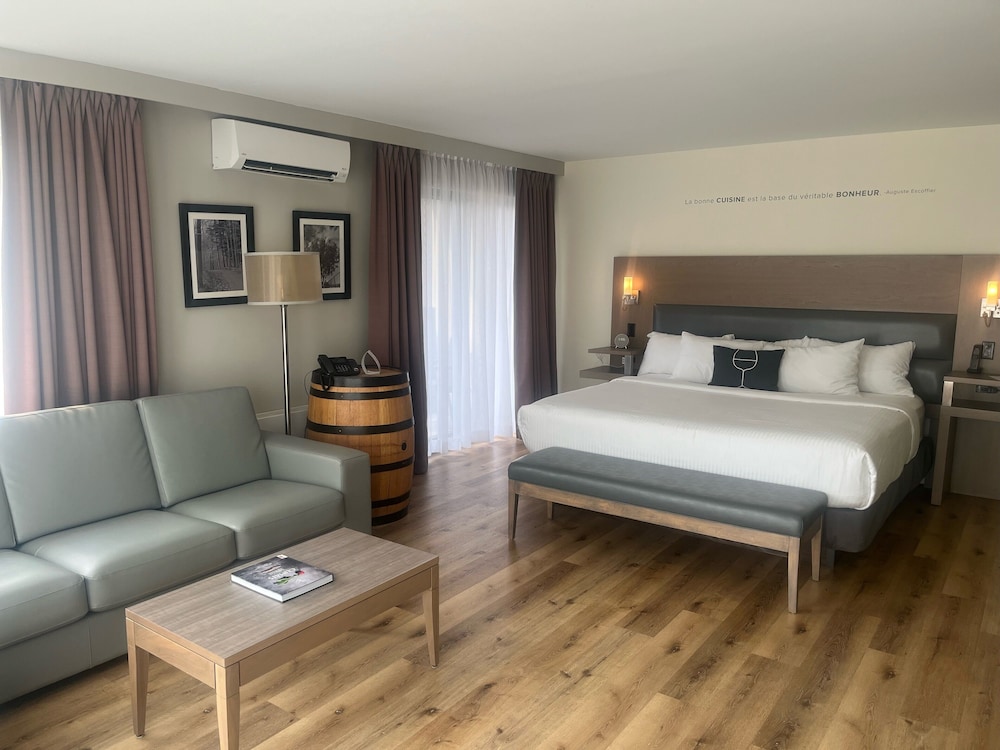 Signature Room, 1 King Bed (Rive Gauche) photo 2