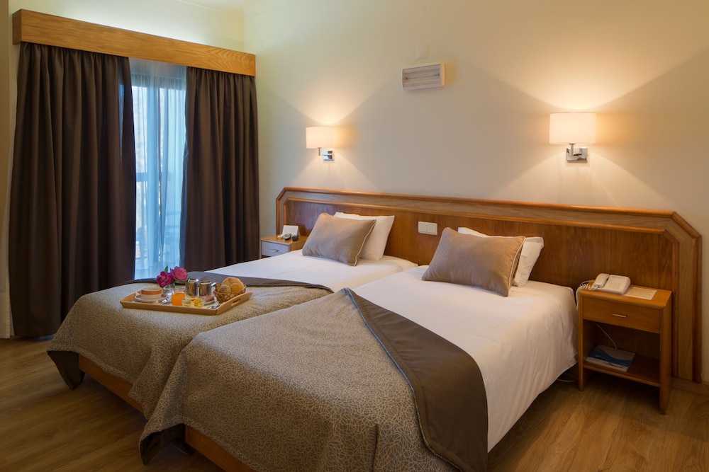 Double or Twin Room - Photo 4