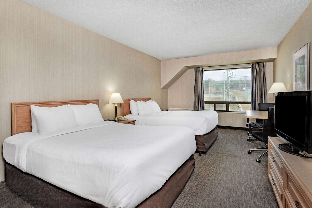 Room, 2 Queen Beds, Non Smoking - Photo 1