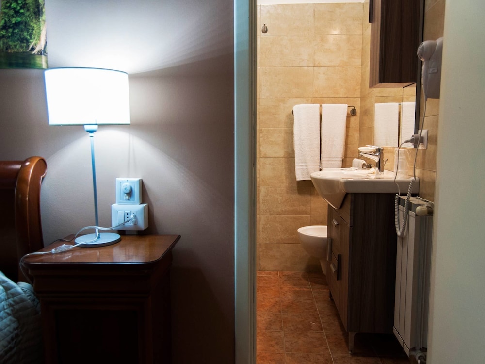 Single Room photo 1