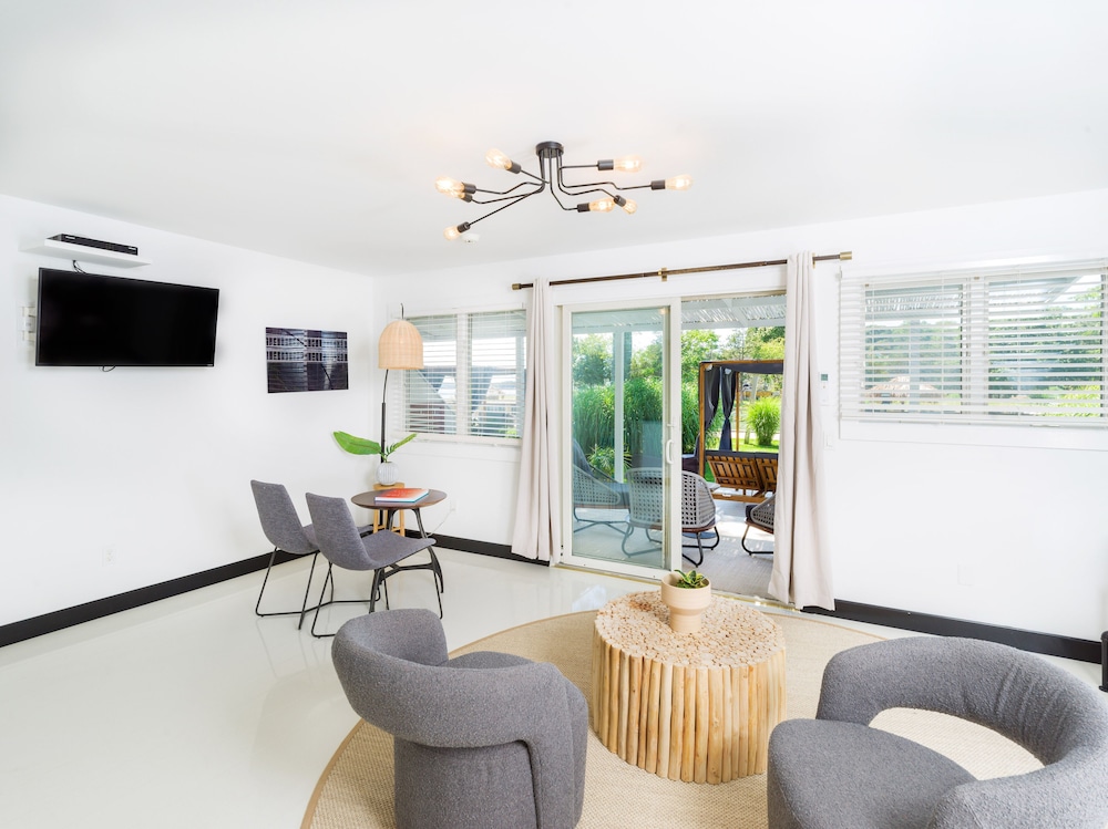 Luxury Studio Suite photo 2