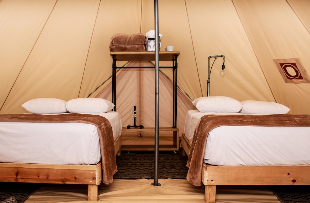 Luxury Tent, 2 Double Beds, Mountain View photo 3