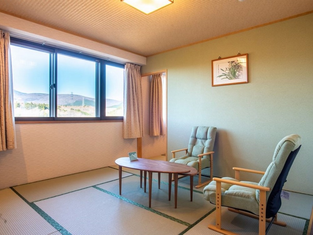 Connecting Room, Non Smoking, Mountain View photo 1