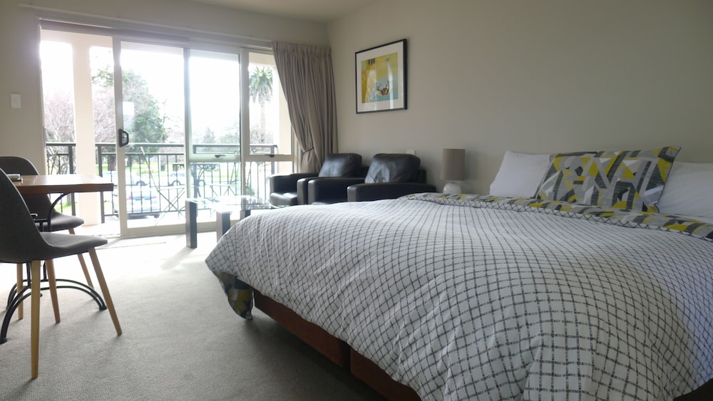 Upstairs Executive Studio
