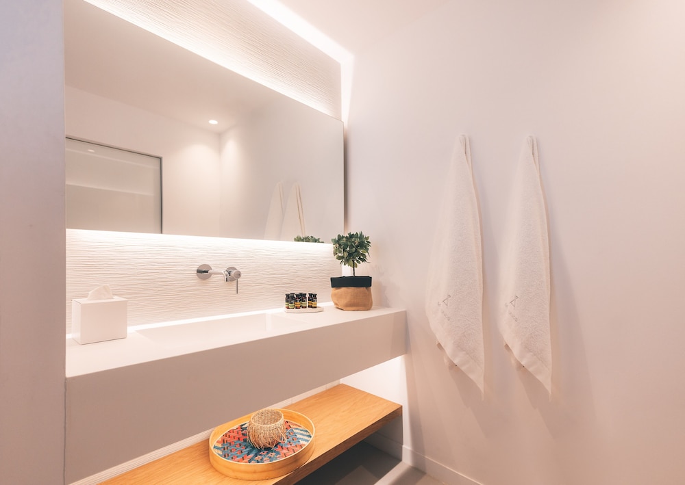 Deluxe Double Room with Horizon View - Upper Floor photo 2