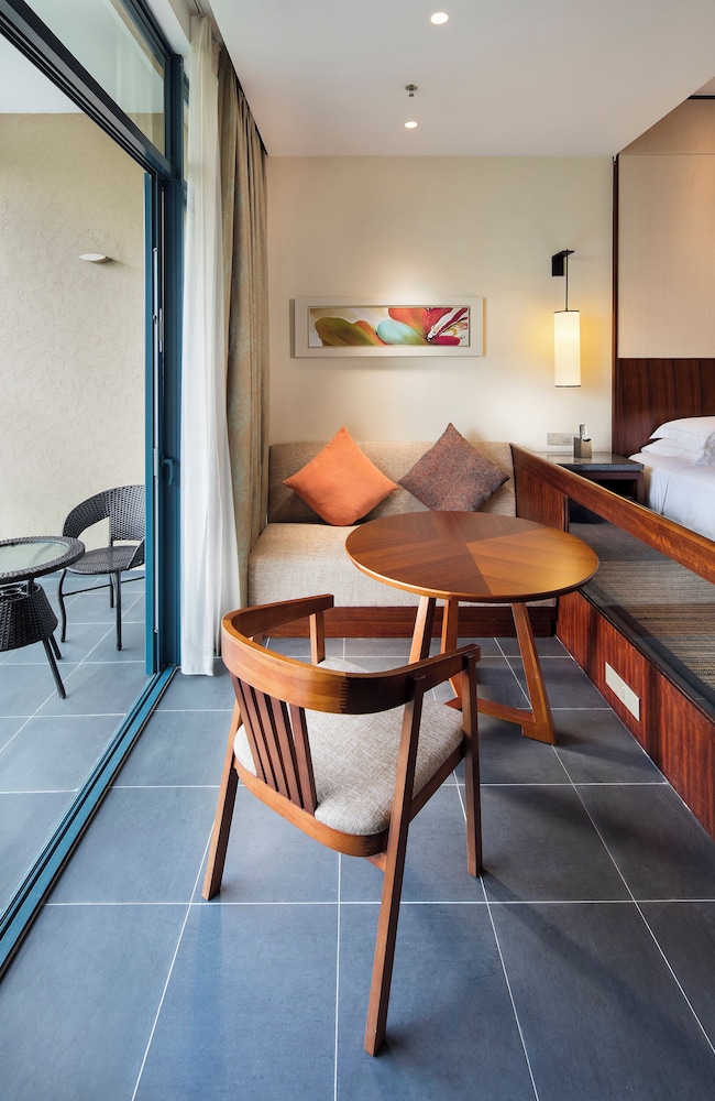 King Deluxe Scenic View Room - Photo 4