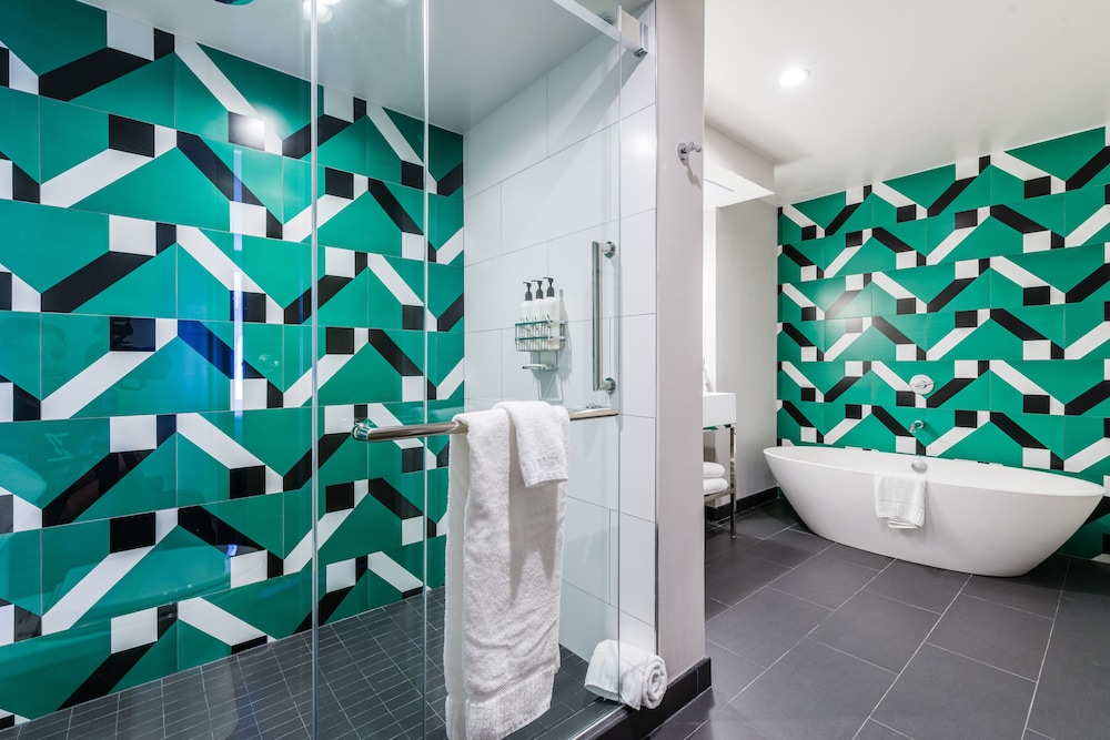 Suite, 1 Bedroom, City View thumbnail 6