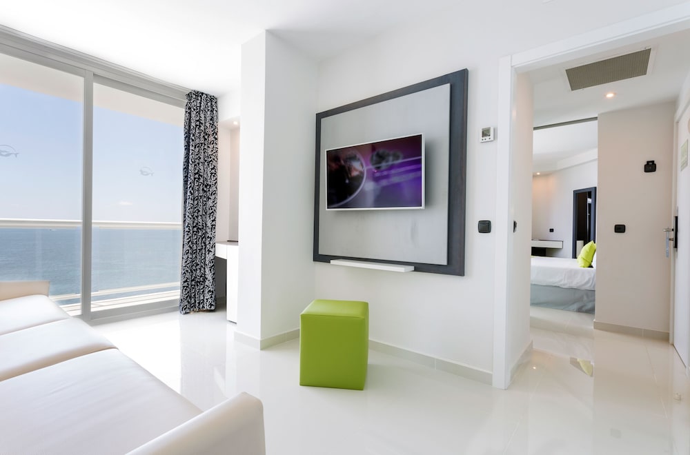 Junior Studio Suite, Balcony, Sea View (Joy) thumbnail 6