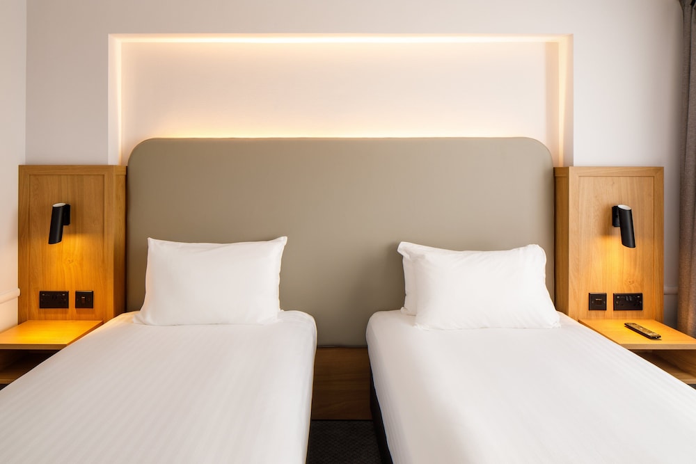 Standard Room, 2 Twin Beds - Photo 3