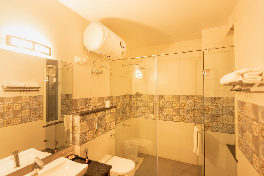 Deluxe Room - Photo 3